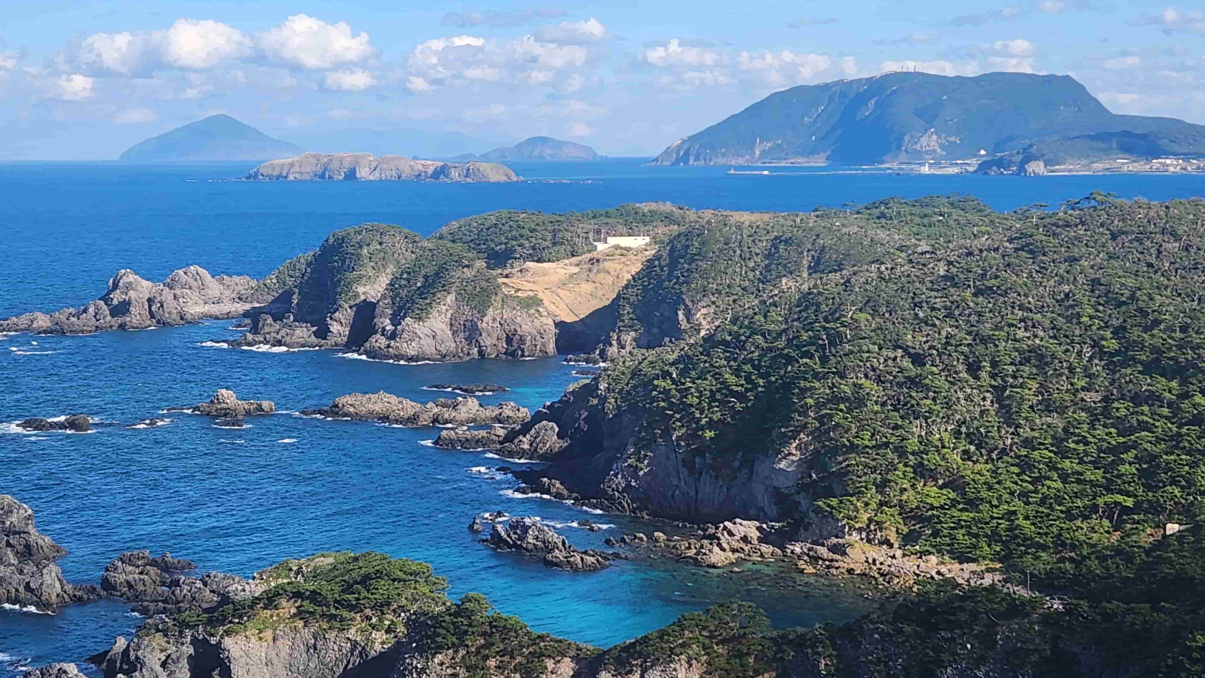 desk-play-earth-adventure